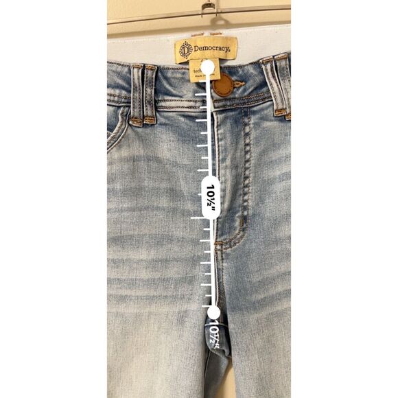 Democracy "Ab" Technology flare jeans in a light wash with raw hem. Size 12. - Picture 5 of 7